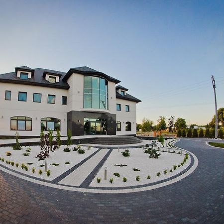 Hotel Podkowa Plock Bagian luar foto